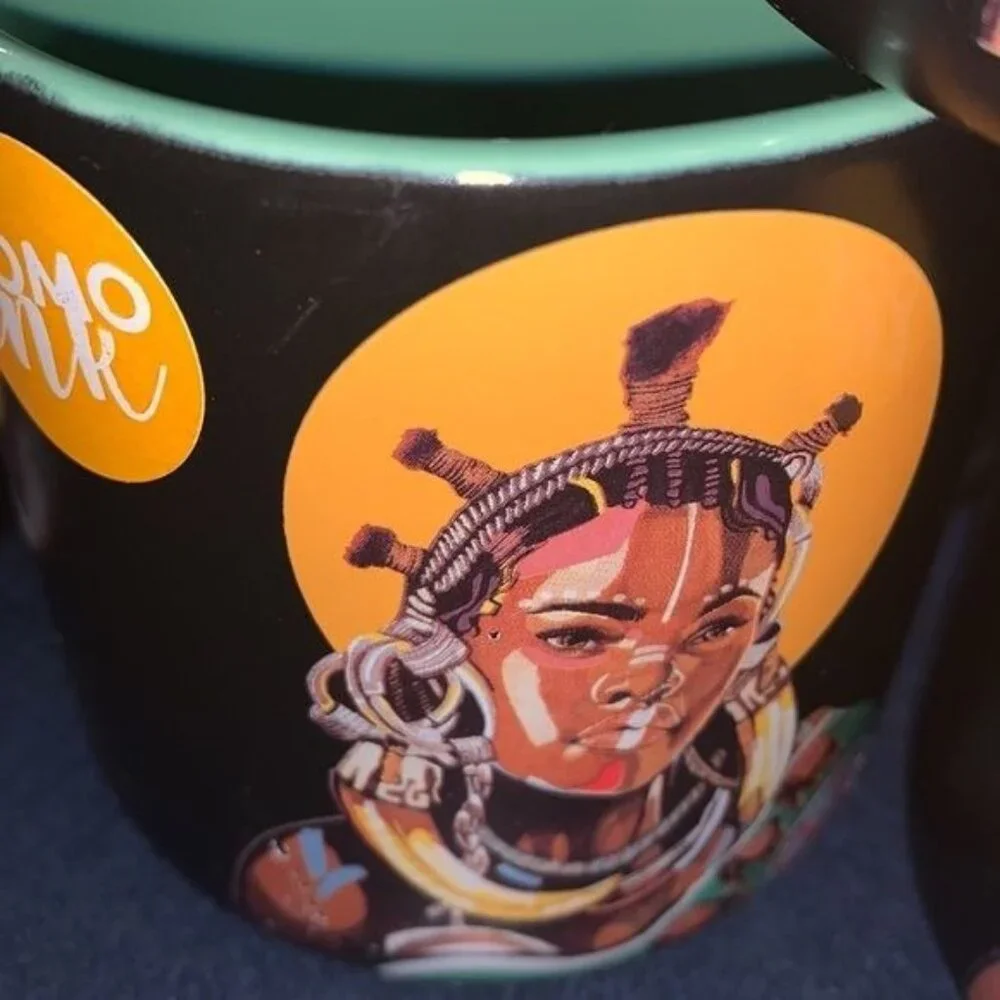 Domo Ink 16 Oz African Art Mug With Black Exterior & Green Interior
